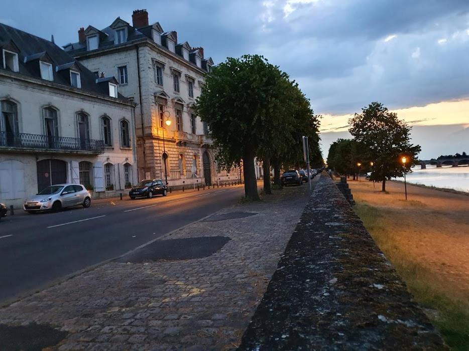 Studio Séquoia au pied du Château Saumur Extérieur photo